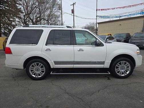 2014 Lincoln Navigator Base