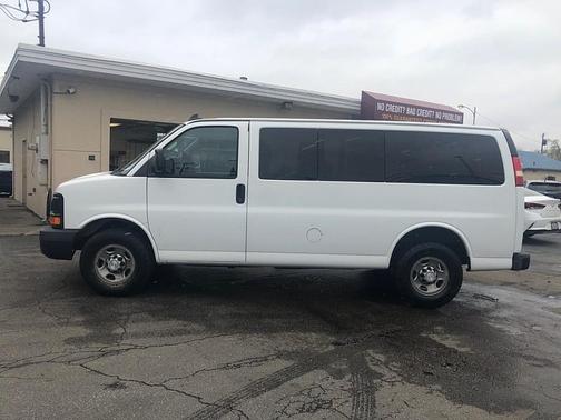2016 Chevrolet Express 2500 LS