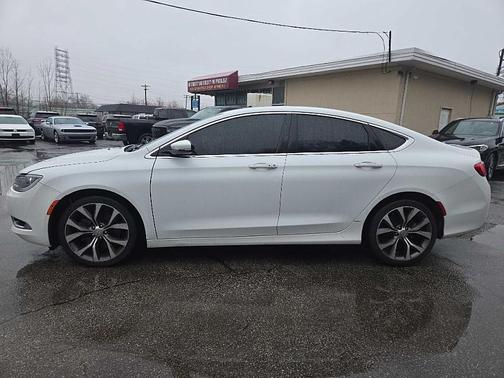 2016 Chrysler 200 C