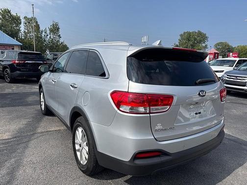 2017 Kia Sorento LX