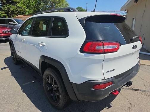 White 2017 Jeep Cherokee Trailhawk