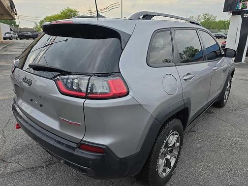 Silver 2020 Jeep Cherokee Trailhawk