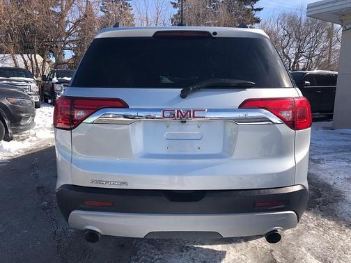 2017 GMC Acadia SLE-2