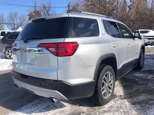 2017 GMC Acadia SLE-2
