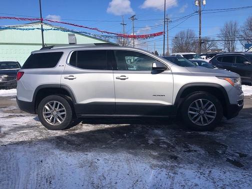 2017 GMC Acadia SLE-2