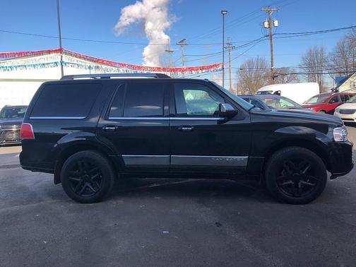 2013 Lincoln Navigator Base