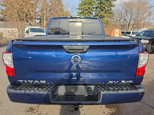 2017 Nissan Titan SV