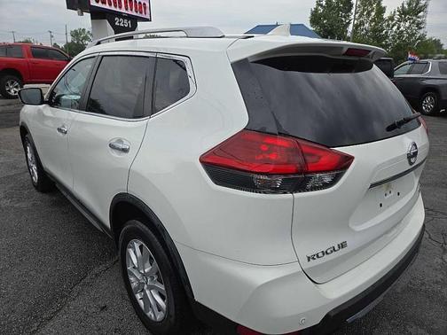 2020 Nissan Rogue SV