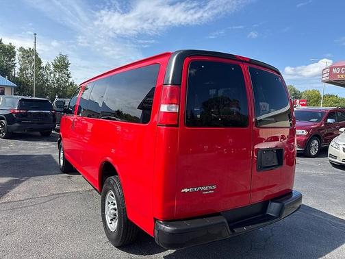2016 Chevrolet Express 2500 LS