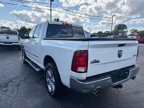 2016 RAM 1500 SLT