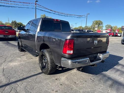 2016 RAM 1500 SLT