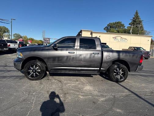 2016 RAM 1500 SLT