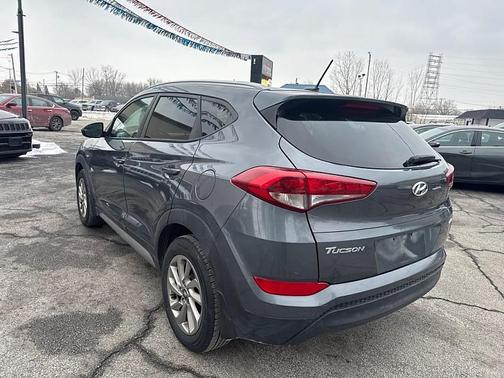 2017 Hyundai TUCSON SE