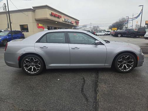 2017 Chrysler 300 S