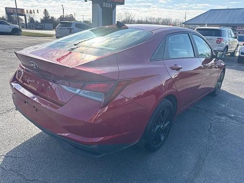 2021 Hyundai ELANTRA SEL