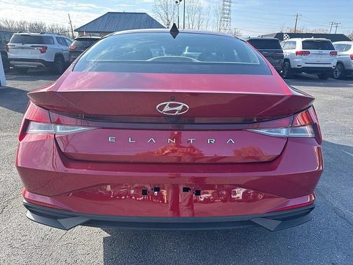 2021 Hyundai ELANTRA SEL