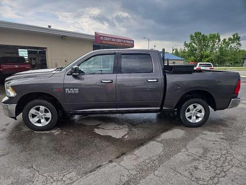 2017 RAM 1500 SLT