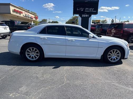 2014 Chrysler 300 Base