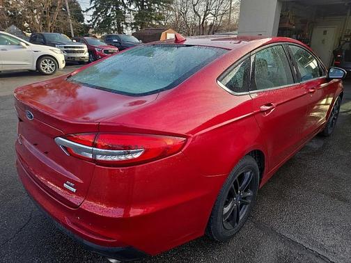 2020 Ford Fusion SE