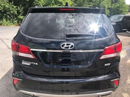 2017 Hyundai SANTA FE SE