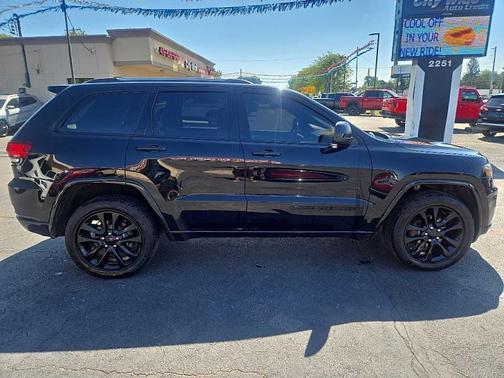 2018 Jeep Grand Cherokee Laredo