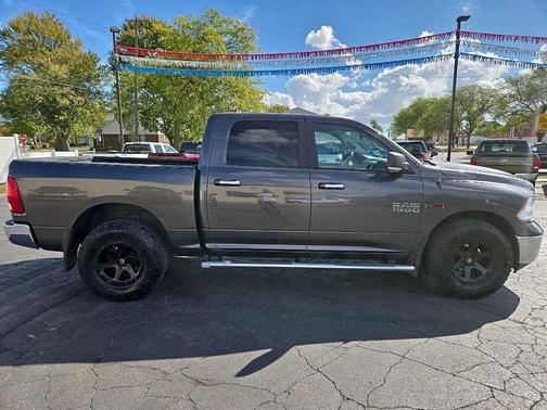 2018 RAM 1500 SLT