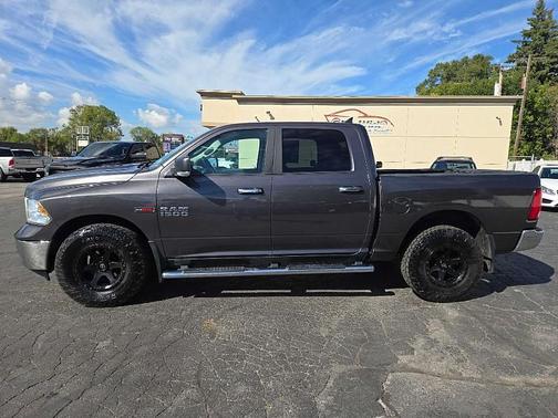 2018 RAM 1500 SLT