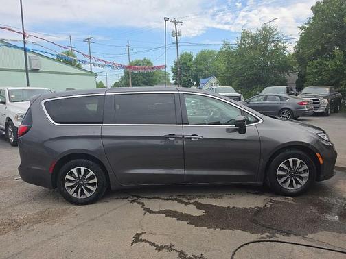 Gray 2022 Chrysler Pacifica Hybrid Touring L