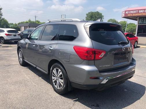 2019 Nissan Pathfinder SV