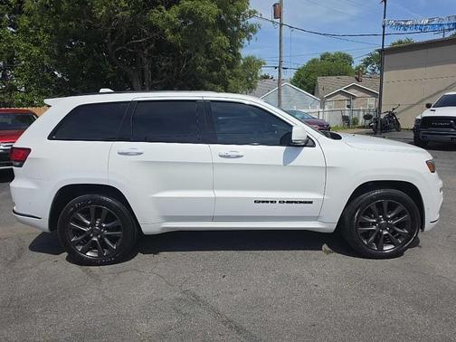 White 2019 Jeep Grand Cherokee Overland