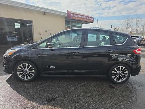 2017 Ford C-Max Energi Titanium