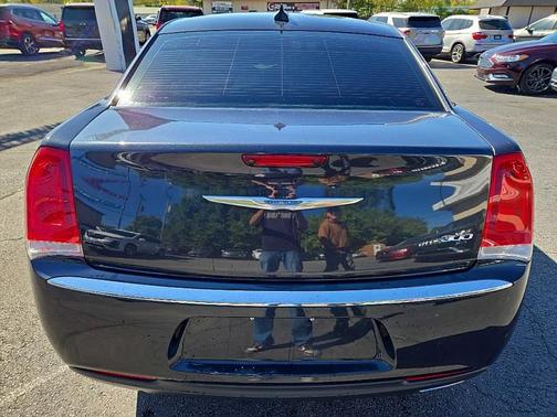 2017 Chrysler 300 Limited