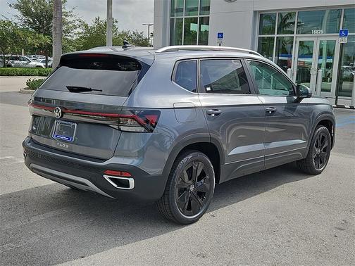 2025 Volkswagen Taos 1.5T SE