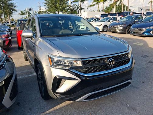 Pyrite Silver Metallic 2024 Volkswagen Taos 1.5T SE