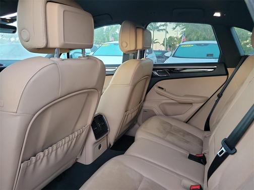 2020 Porsche Macan S