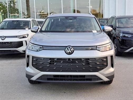 2025 Volkswagen Tiguan 2.0T SE