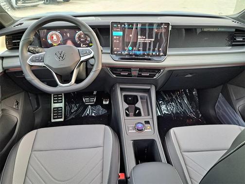 2025 Volkswagen Tiguan 2.0T SE R-Line Black