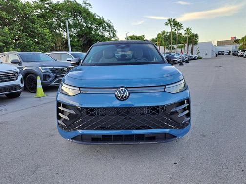 2025 Volkswagen Tiguan 2.0T SE R-Line Black