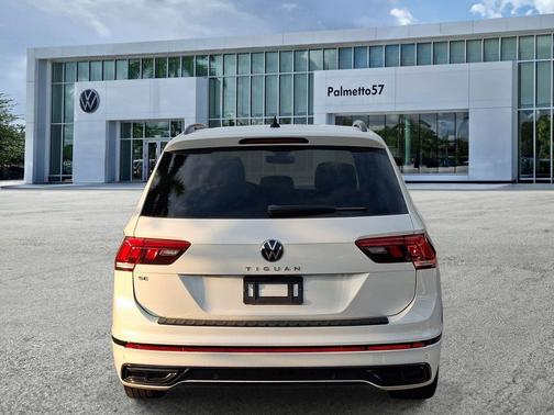 Opal White Pearl Effect 2023 Volkswagen Tiguan 2.0T SE R-Line Black