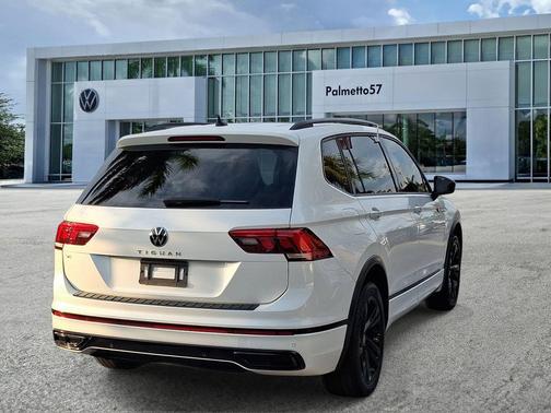 Opal White Pearl Effect 2023 Volkswagen Tiguan 2.0T SE R-Line Black