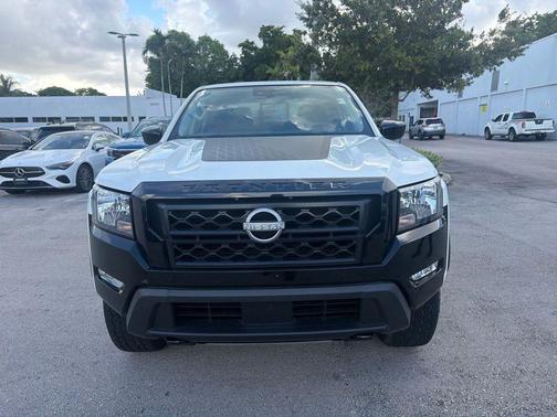 Glacier White 2024 Nissan Frontier SV