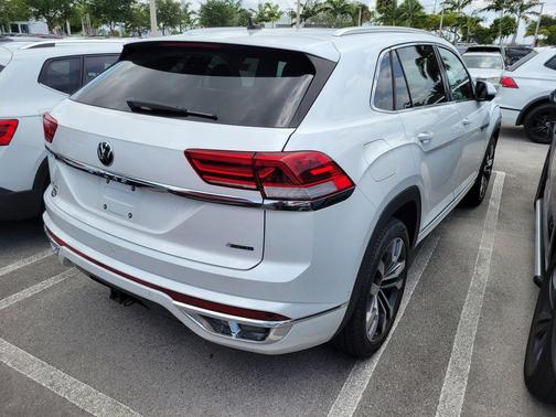 Opal White Pearl Effect 2023 Volkswagen Atlas Cross Sport 3.6L V6 SEL Premium R-Line