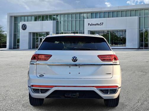 Opal White Pearl Effect 2023 Volkswagen Atlas Cross Sport 3.6L V6 SEL Premium R-Line