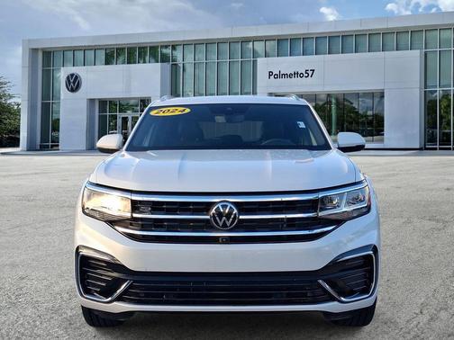 Opal White Pearl Effect 2023 Volkswagen Atlas Cross Sport 3.6L V6 SEL Premium R-Line