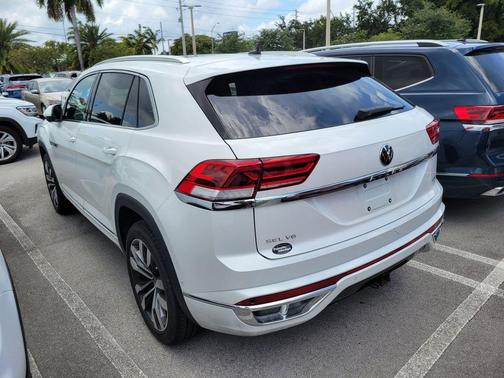 Opal White Pearl Effect 2023 Volkswagen Atlas Cross Sport 3.6L V6 SEL Premium R-Line