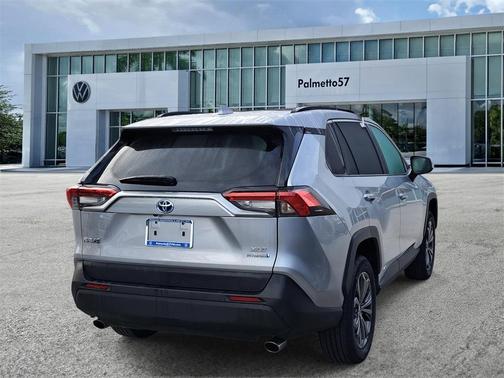 2023 Toyota RAV4 Hybrid XLE Premium