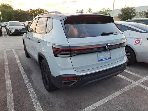 2025 Volkswagen Taos 1.5T SE Black