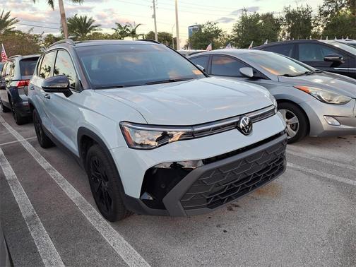 2025 Volkswagen Taos 1.5T SE Black