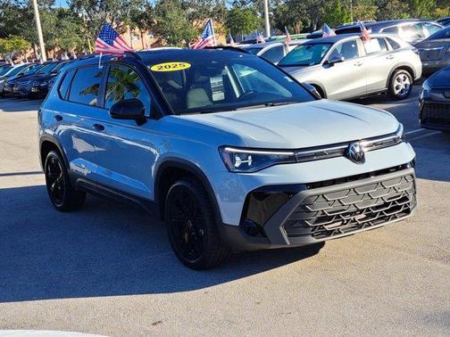 2025 Volkswagen Taos 1.5T SE Black