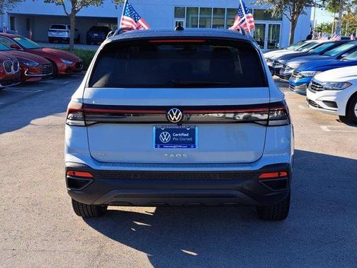 2025 Volkswagen Taos 1.5T SE Black